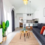 Spacious With Ocean View Адехе