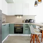 Апартаменти Spacious With Ocean View *