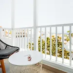 Апартаменти Spacious With Ocean View Адехе