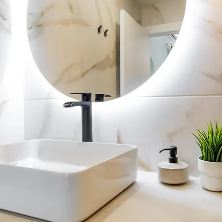 Spacious With Ocean View 公寓 阿德耶