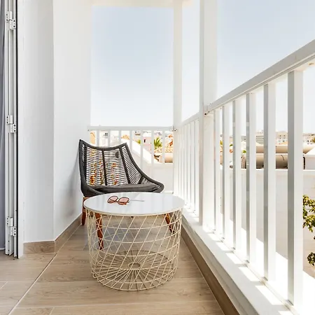 Spacious With Ocean View Апартаменты